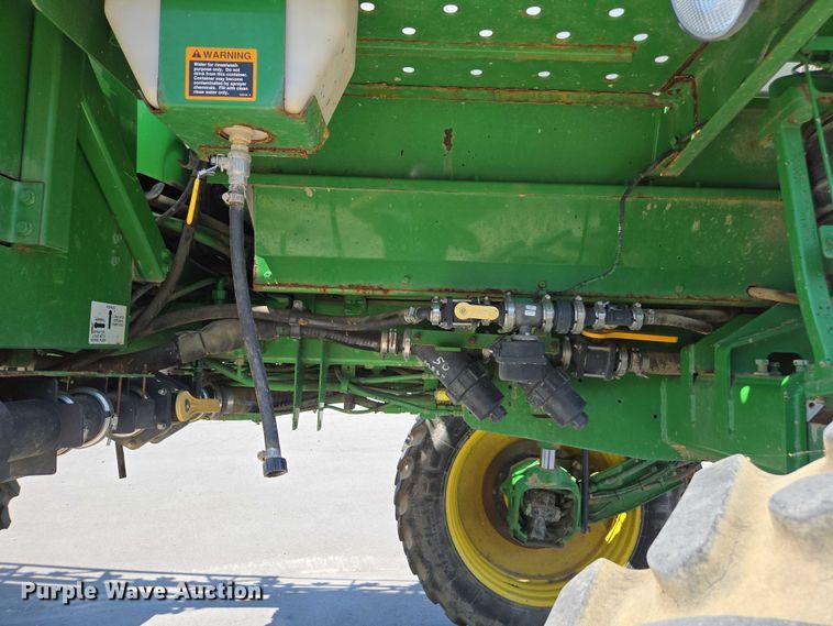 image for item DU7917 2008 John Deere 4830 sprayer