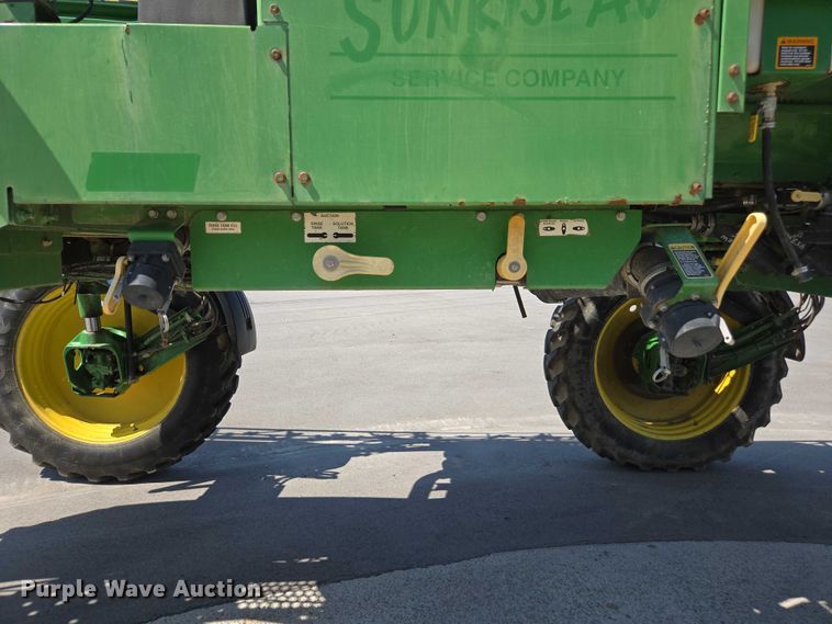 image for item DU7917 2008 John Deere 4830 sprayer