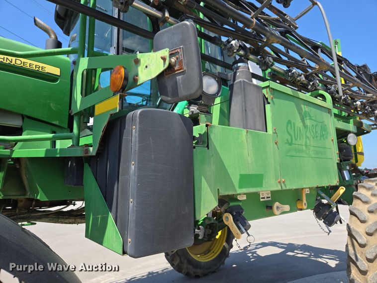 image for item DU7917 2008 John Deere 4830 sprayer