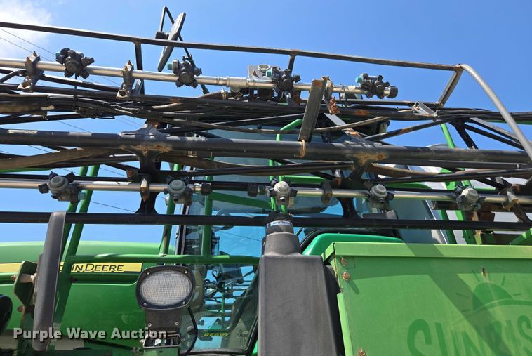 image for item DU7917 2008 John Deere 4830 sprayer