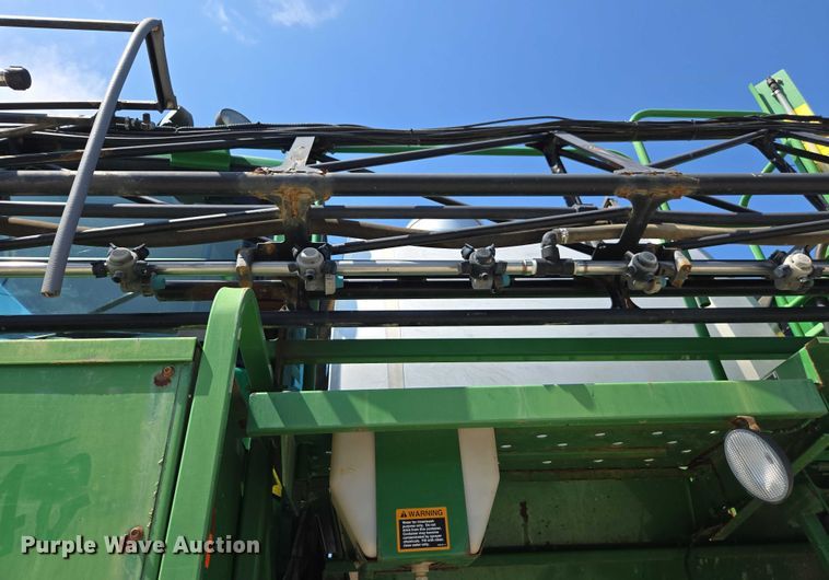 image for item DU7917 2008 John Deere 4830 sprayer