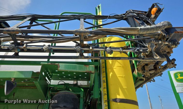 image for item DU7917 2008 John Deere 4830 sprayer
