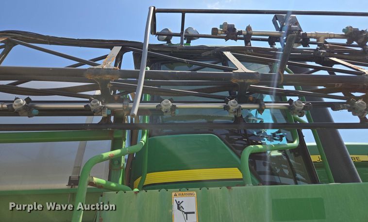 image for item DU7917 2008 John Deere 4830 sprayer