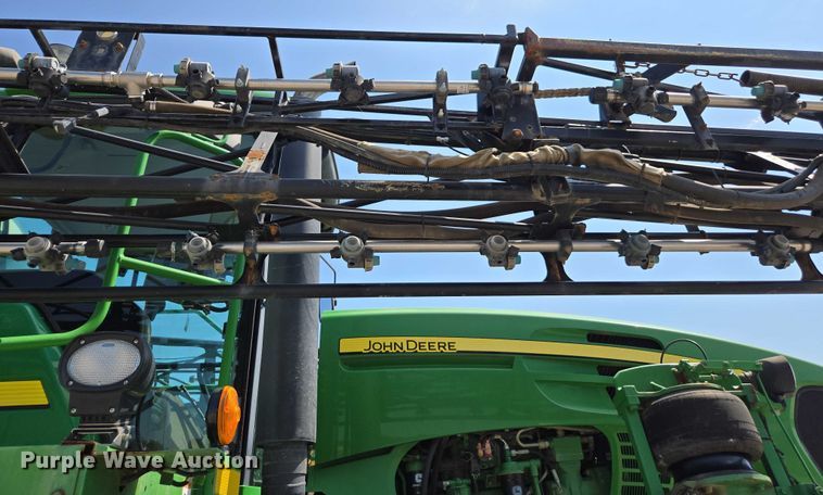 image for item DU7917 2008 John Deere 4830 sprayer