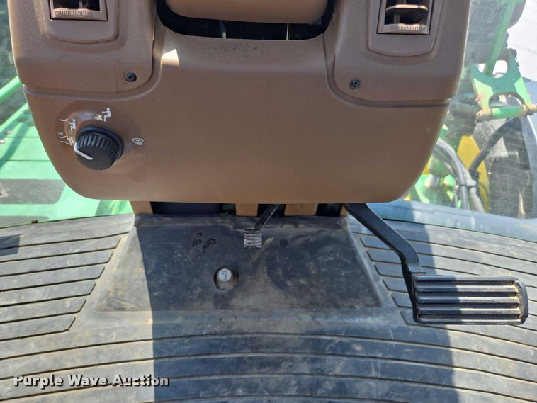 image for item DU7917 2008 John Deere 4830 sprayer