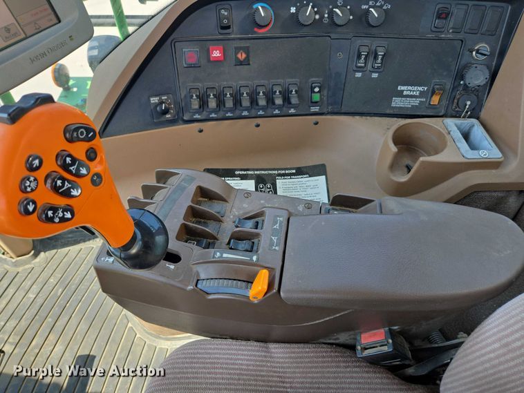 image for item DU7917 2008 John Deere 4830 sprayer