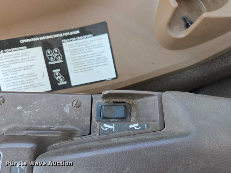 image for item DU7917 2008 John Deere 4830 sprayer