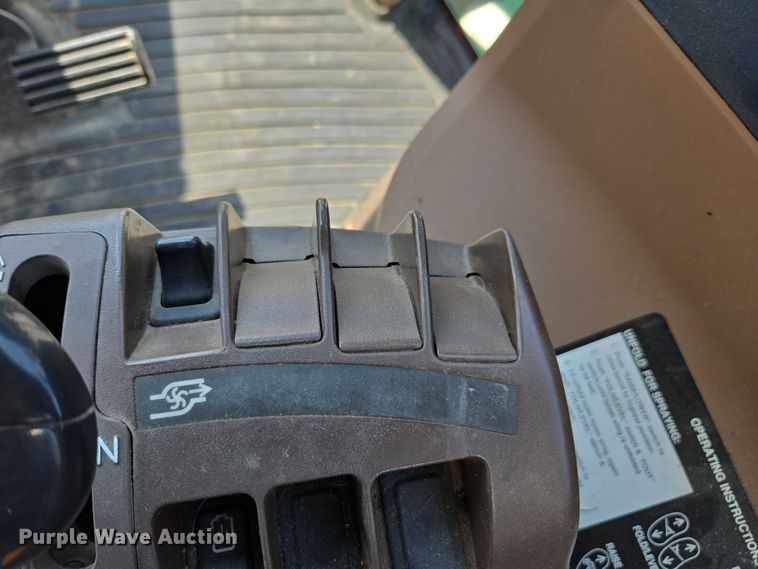 image for item DU7917 2008 John Deere 4830 sprayer