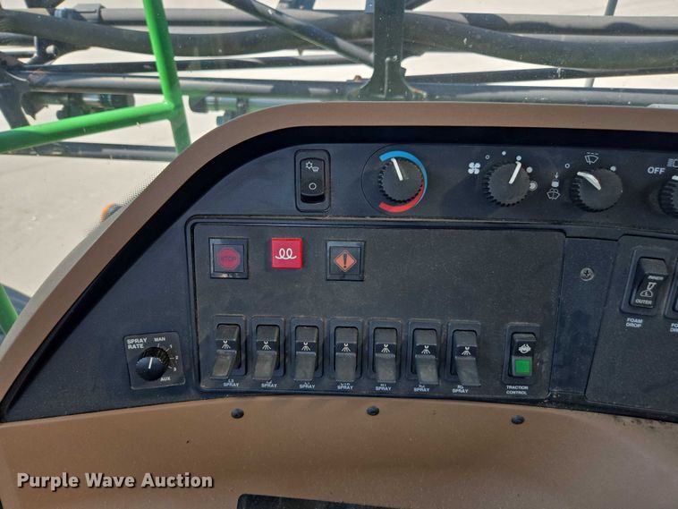 image for item DU7917 2008 John Deere 4830 sprayer