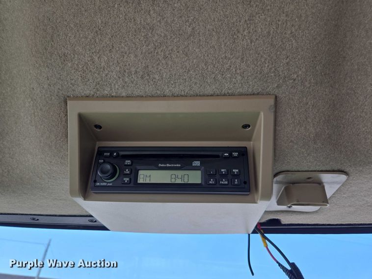 image for item DU7917 2008 John Deere 4830 sprayer