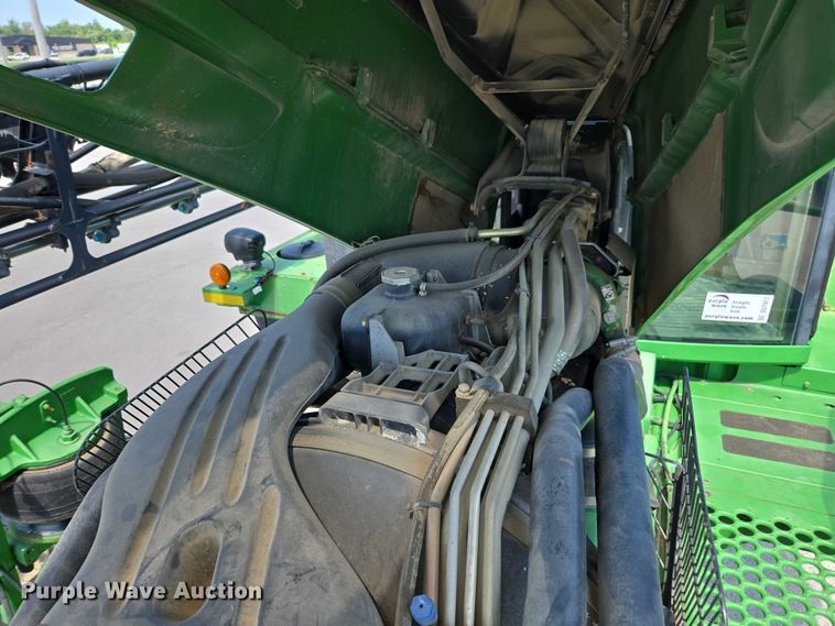 image for item DU7917 2008 John Deere 4830 sprayer