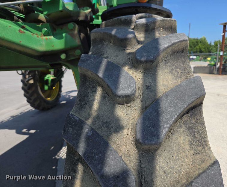 image for item DU7917 2008 John Deere 4830 sprayer