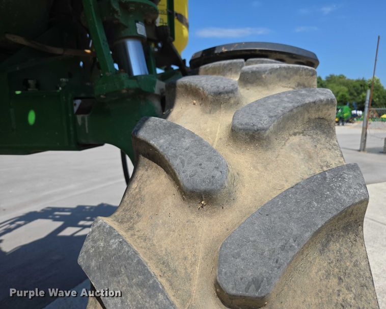 image for item DU7917 2008 John Deere 4830 sprayer