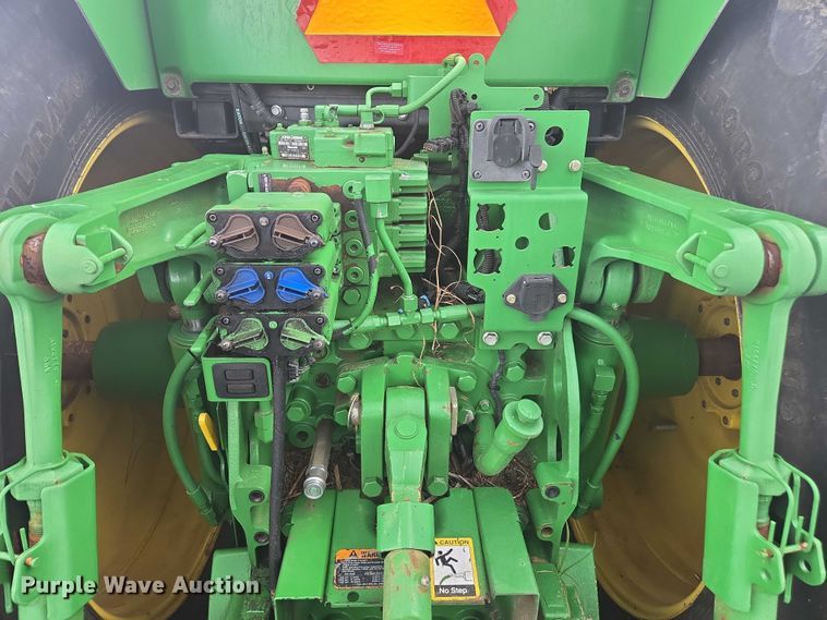 image for item DU7918 2012 John Deere 7230R MFWD tractor