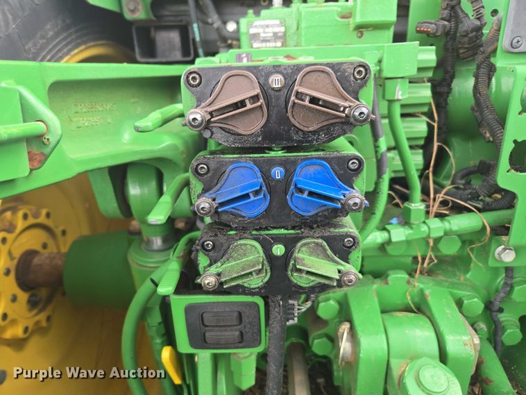 image for item DU7918 2012 John Deere 7230R MFWD tractor