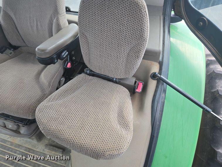 image for item DU7918 2012 John Deere 7230R MFWD tractor