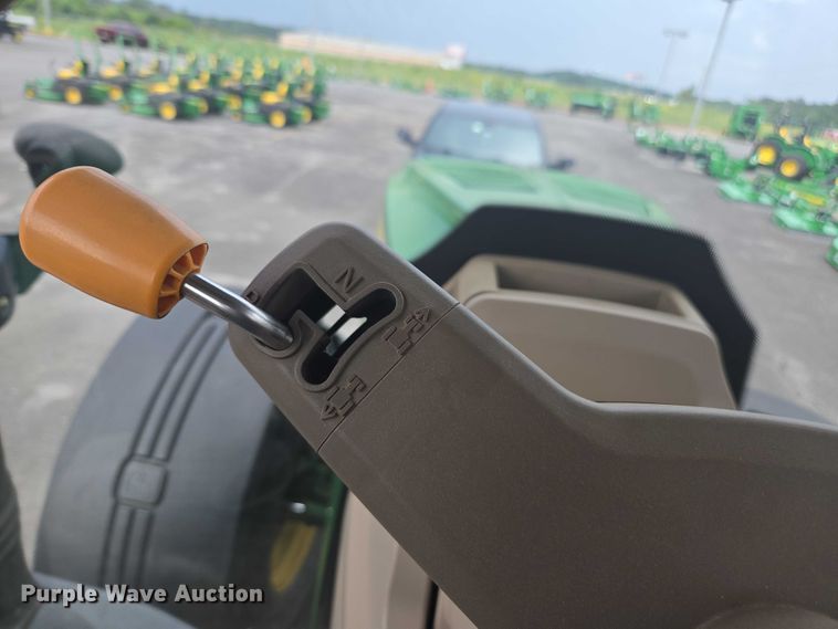 image for item DU7918 2012 John Deere 7230R MFWD tractor