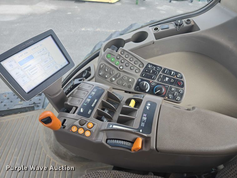 image for item DU7918 2012 John Deere 7230R MFWD tractor