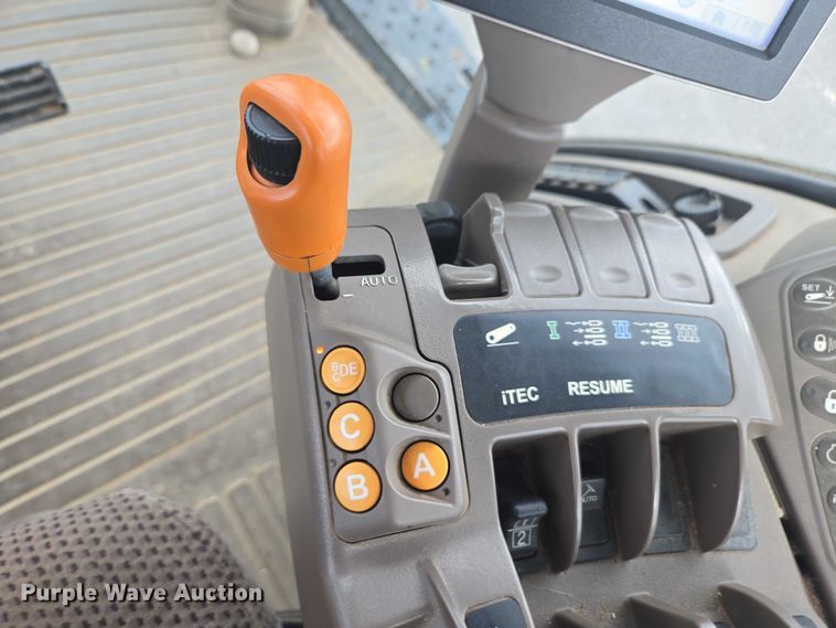 image for item DU7918 2012 John Deere 7230R MFWD tractor