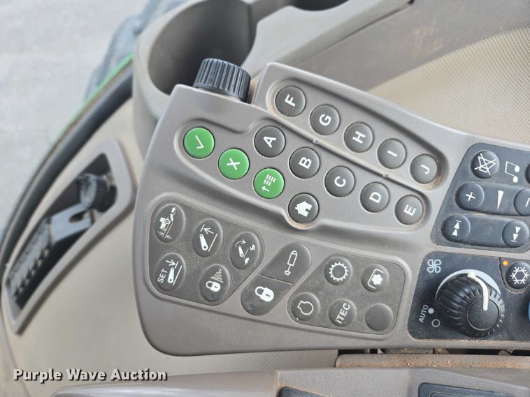 image for item DU7918 2012 John Deere 7230R MFWD tractor