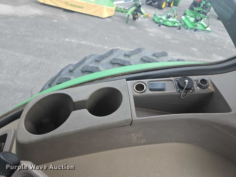 image for item DU7918 2012 John Deere 7230R MFWD tractor