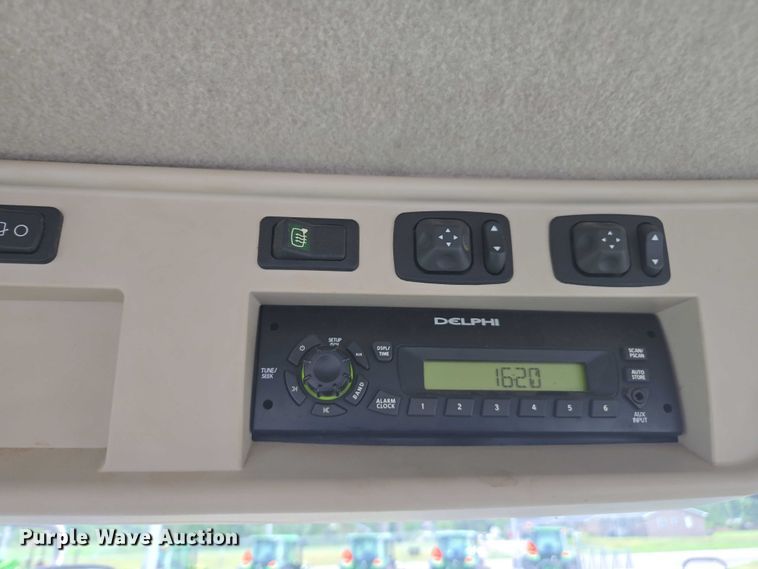 image for item DU7918 2012 John Deere 7230R MFWD tractor