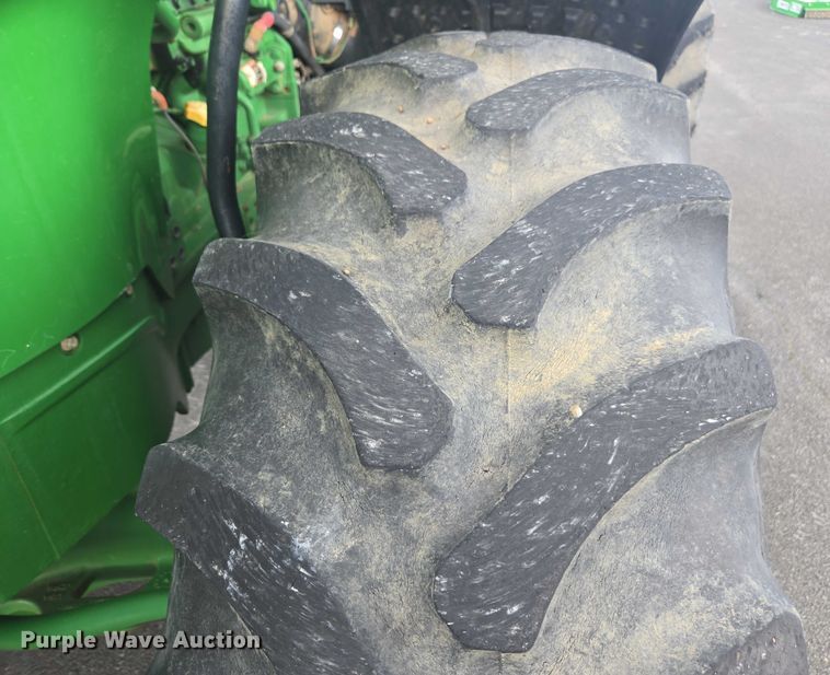 image for item DU7918 2012 John Deere 7230R MFWD tractor