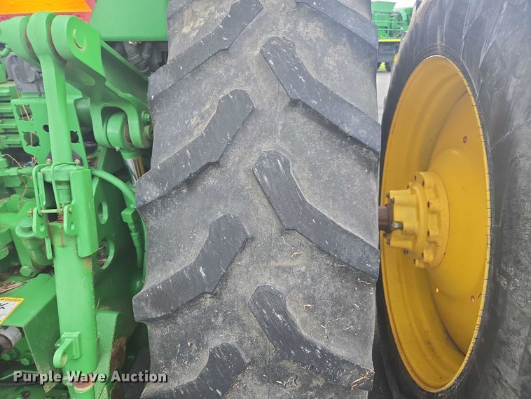 image for item DU7918 2012 John Deere 7230R MFWD tractor