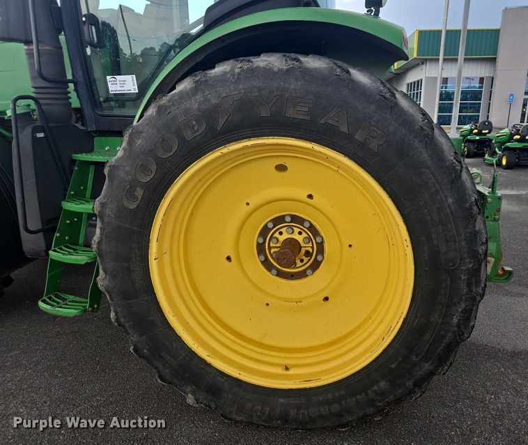 image for item DU7918 2012 John Deere 7230R MFWD tractor