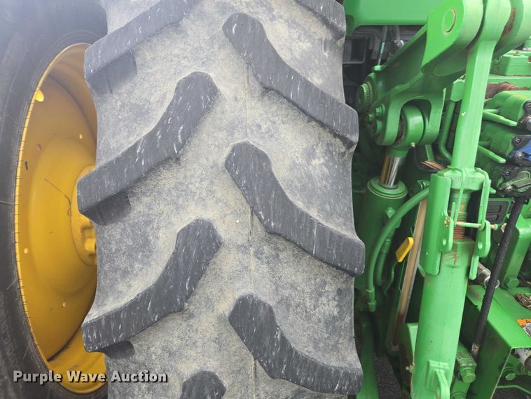 image for item DU7918 2012 John Deere 7230R MFWD tractor