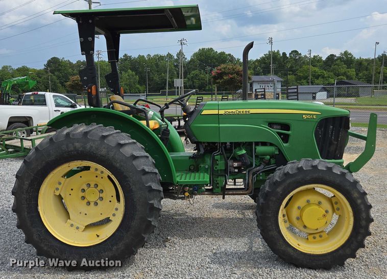 image for item DU7919 2013 John Deere 5101E MFWD tractor