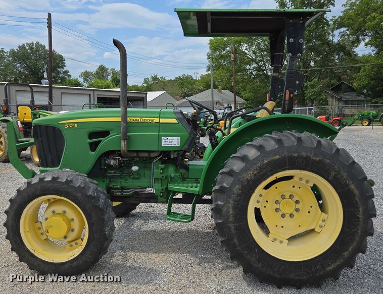 image for item DU7919 2013 John Deere 5101E MFWD tractor