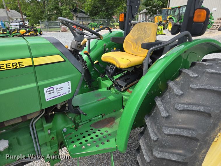 image for item DU7919 2013 John Deere 5101E MFWD tractor