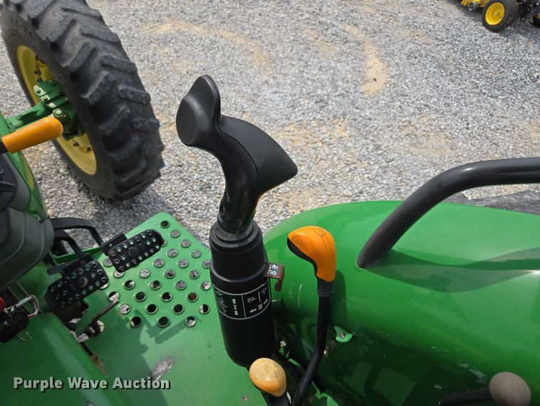 image for item DU7919 2013 John Deere 5101E MFWD tractor