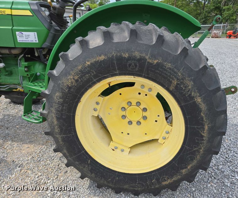 image for item DU7919 2013 John Deere 5101E MFWD tractor