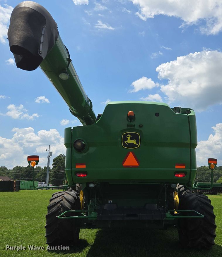image for item DU7921 2014 John Deere S690 RWA combine