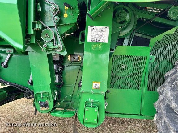image for item DU7921 2014 John Deere S690 RWA combine