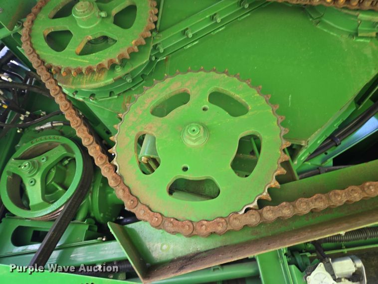 image for item DU7921 2014 John Deere S690 RWA combine