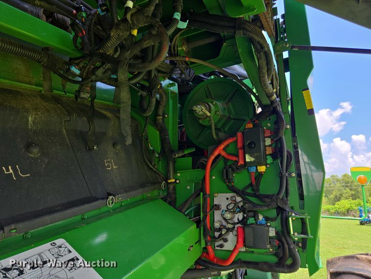 image for item DU7921 2014 John Deere S690 RWA combine