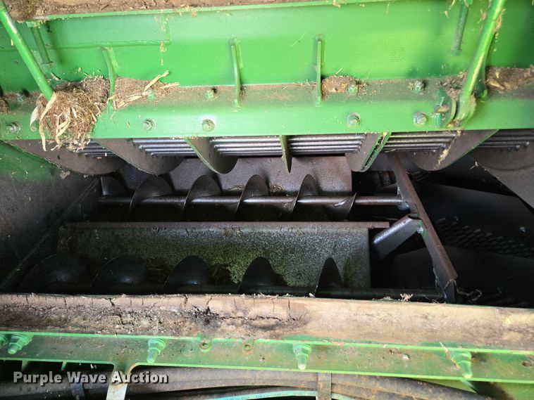 image for item DU7921 2014 John Deere S690 RWA combine