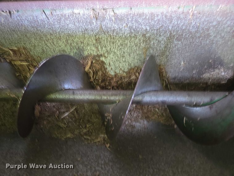 image for item DU7921 2014 John Deere S690 RWA combine