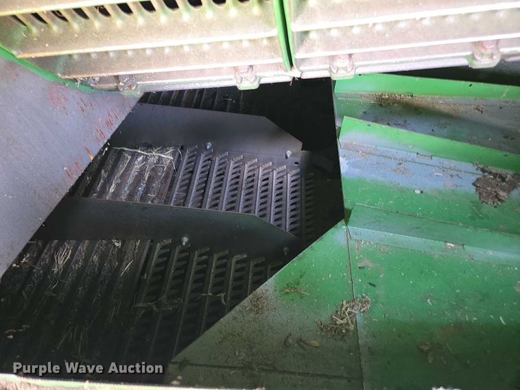 image for item DU7921 2014 John Deere S690 RWA combine