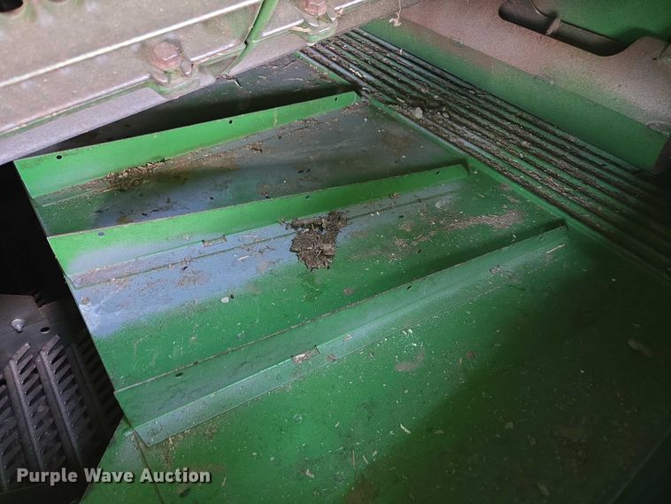 image for item DU7921 2014 John Deere S690 RWA combine