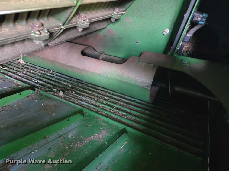 image for item DU7921 2014 John Deere S690 RWA combine