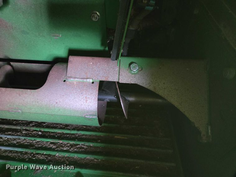 image for item DU7921 2014 John Deere S690 RWA combine