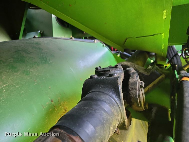 image for item DU7921 2014 John Deere S690 RWA combine