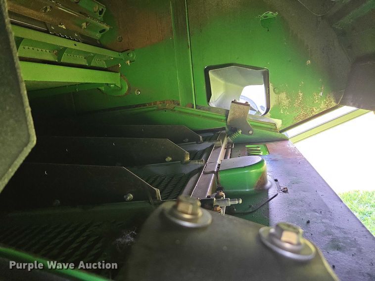 image for item DU7921 2014 John Deere S690 RWA combine