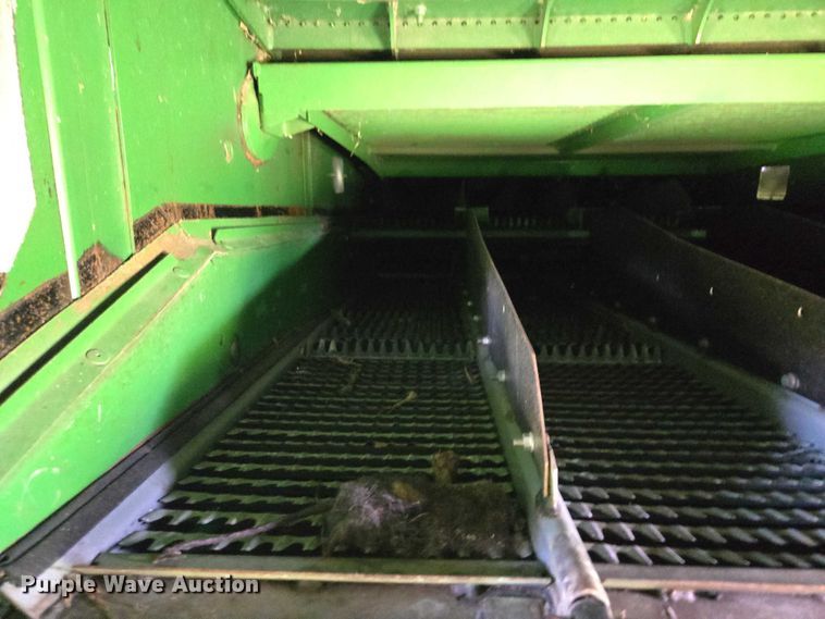 image for item DU7921 2014 John Deere S690 RWA combine