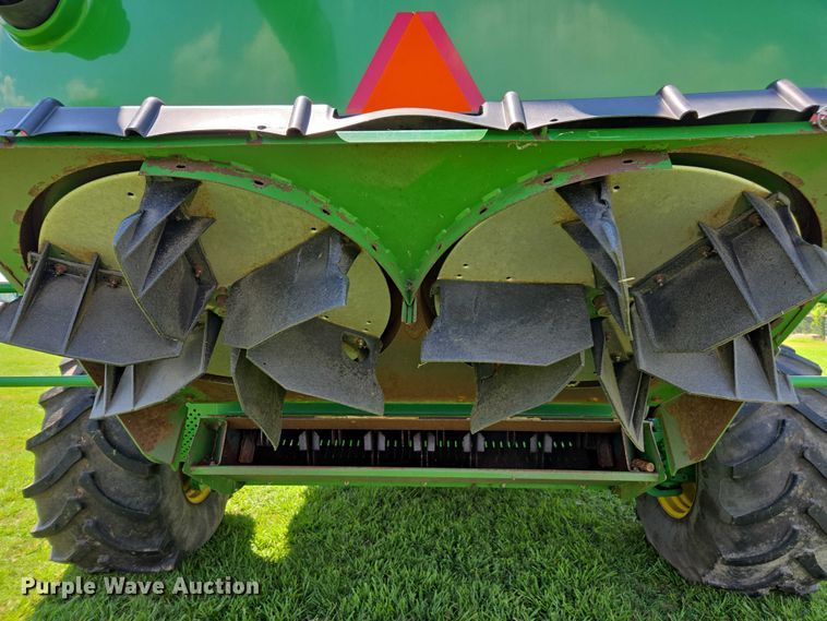 image for item DU7921 2014 John Deere S690 RWA combine