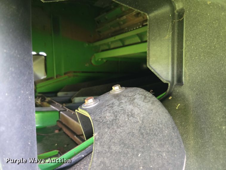 image for item DU7921 2014 John Deere S690 RWA combine